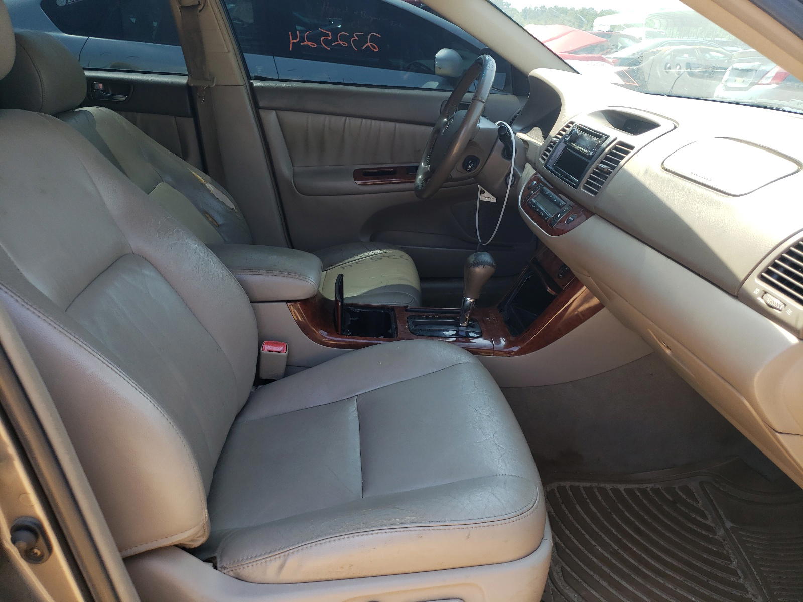 Photo 5 from auction – 2005 TOYOTA CAMRY with VIN 4T1BF32K85U597935