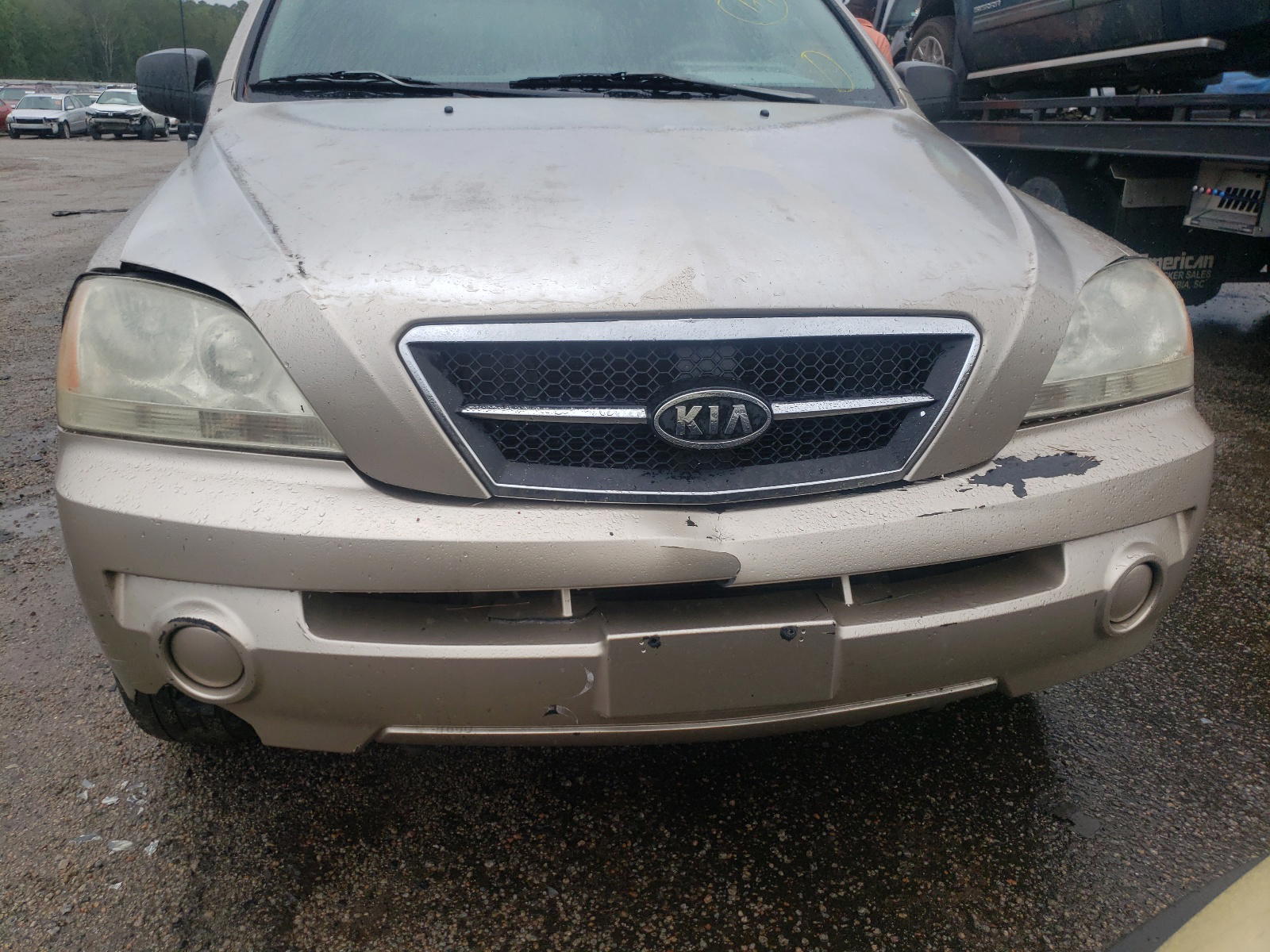 Photo 9 from auction – 2004 KIA SORENTO EX with VIN KNDJD733645311920