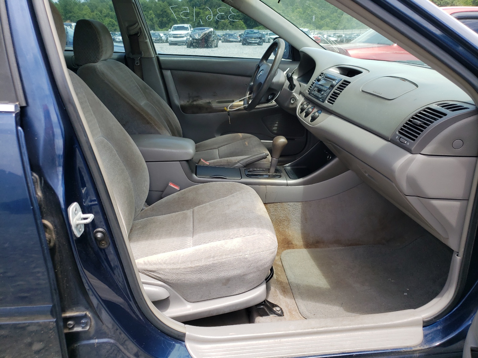 Photo 5 from auction – 2002 TOYOTA CAMRY LE with VIN 4T1BE32K92U530209