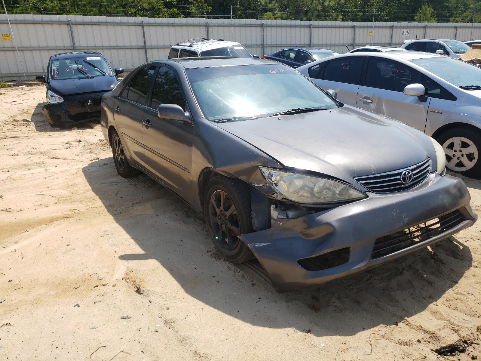 TOYOTA CAMRY 2005 with VIN 4T1BF32K85U597935 - Photo from auction