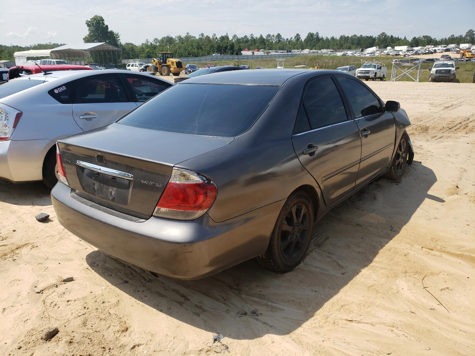 Photo 4 from auction – 2005 TOYOTA CAMRY with VIN 4T1BF32K85U597935