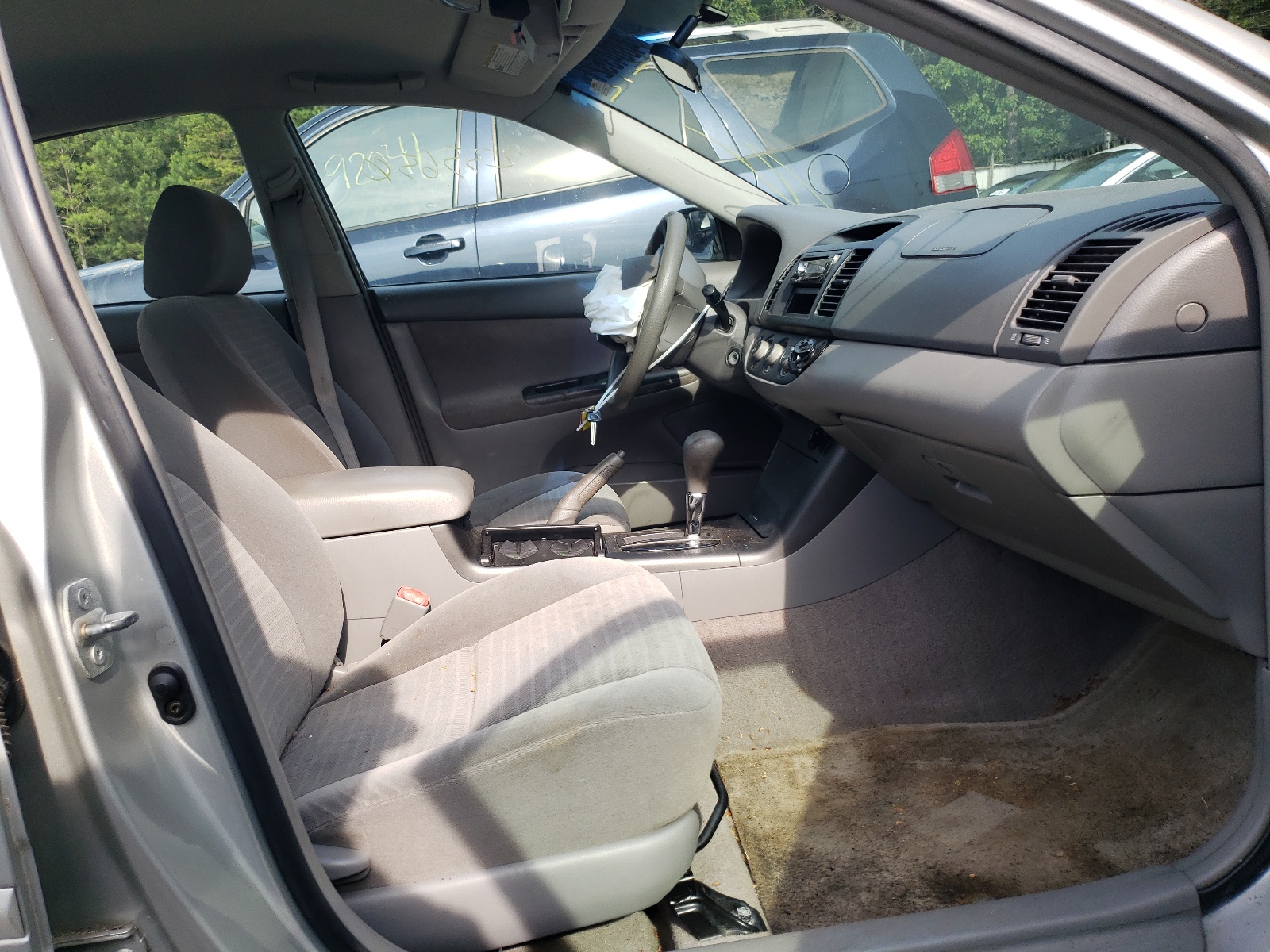 Photo 5 from auction – 2005 TOYOTA CAMRY LE with VIN 4T1BE32K55U058272
