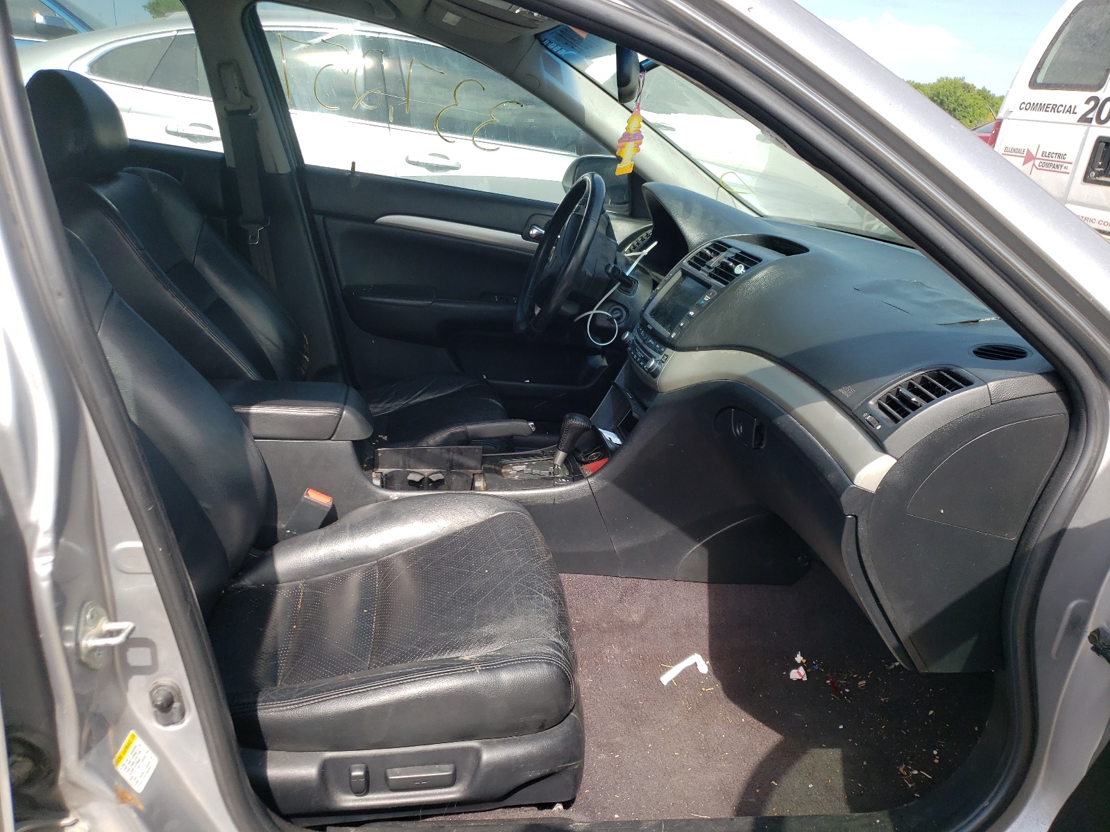 Photo 5 from auction – 2005 ACURA TSX with VIN JH4CL96975C000998
