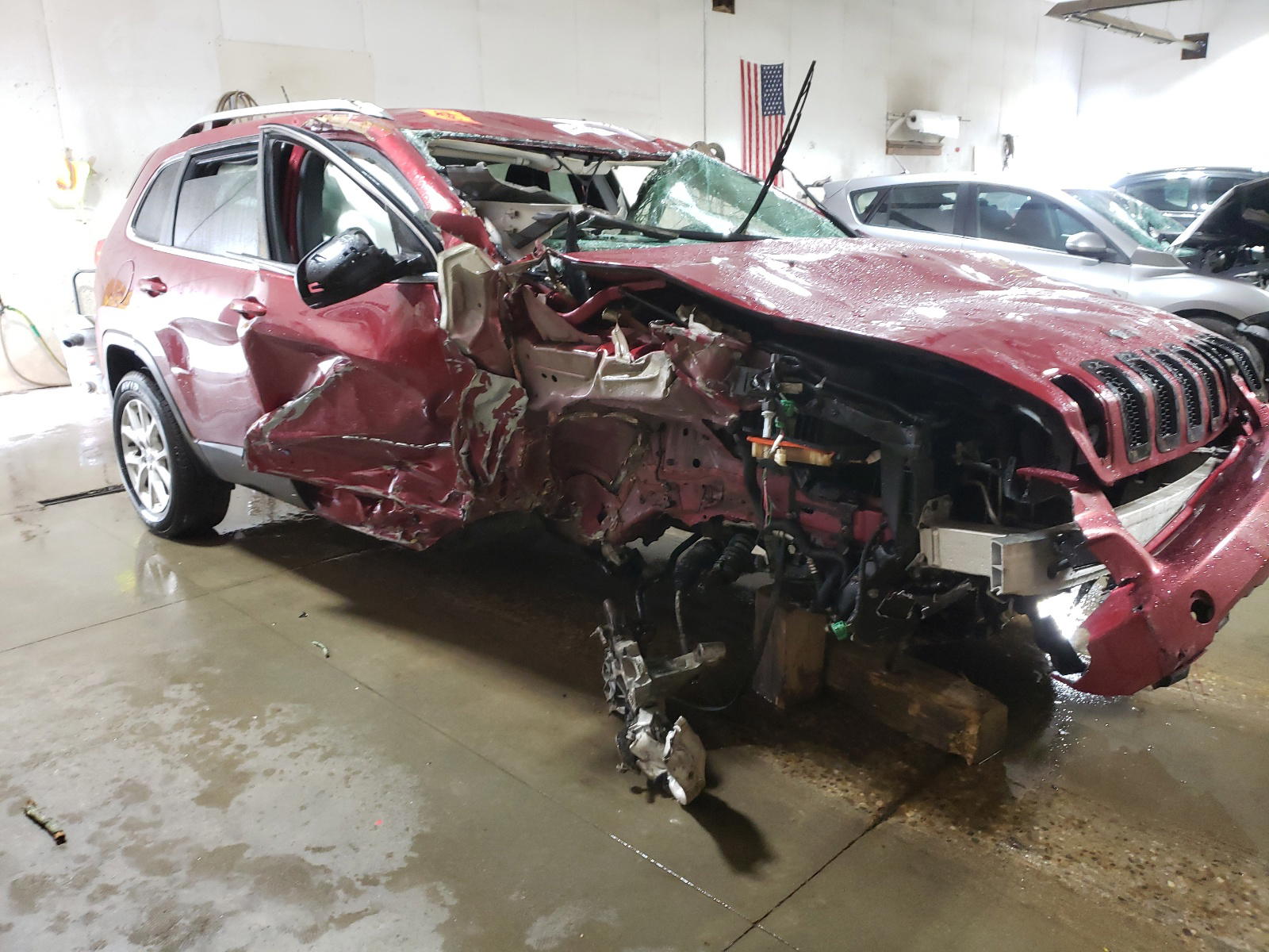 Photo 9 from auction – 2014 JEEP CHEROKEE L with VIN 1C4PJMCB3EW227817