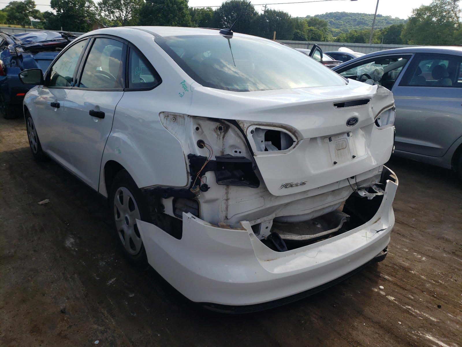 Photo 3 from auction – 2018 FORD FOCUS S with VIN 1FADP3E22JL245526