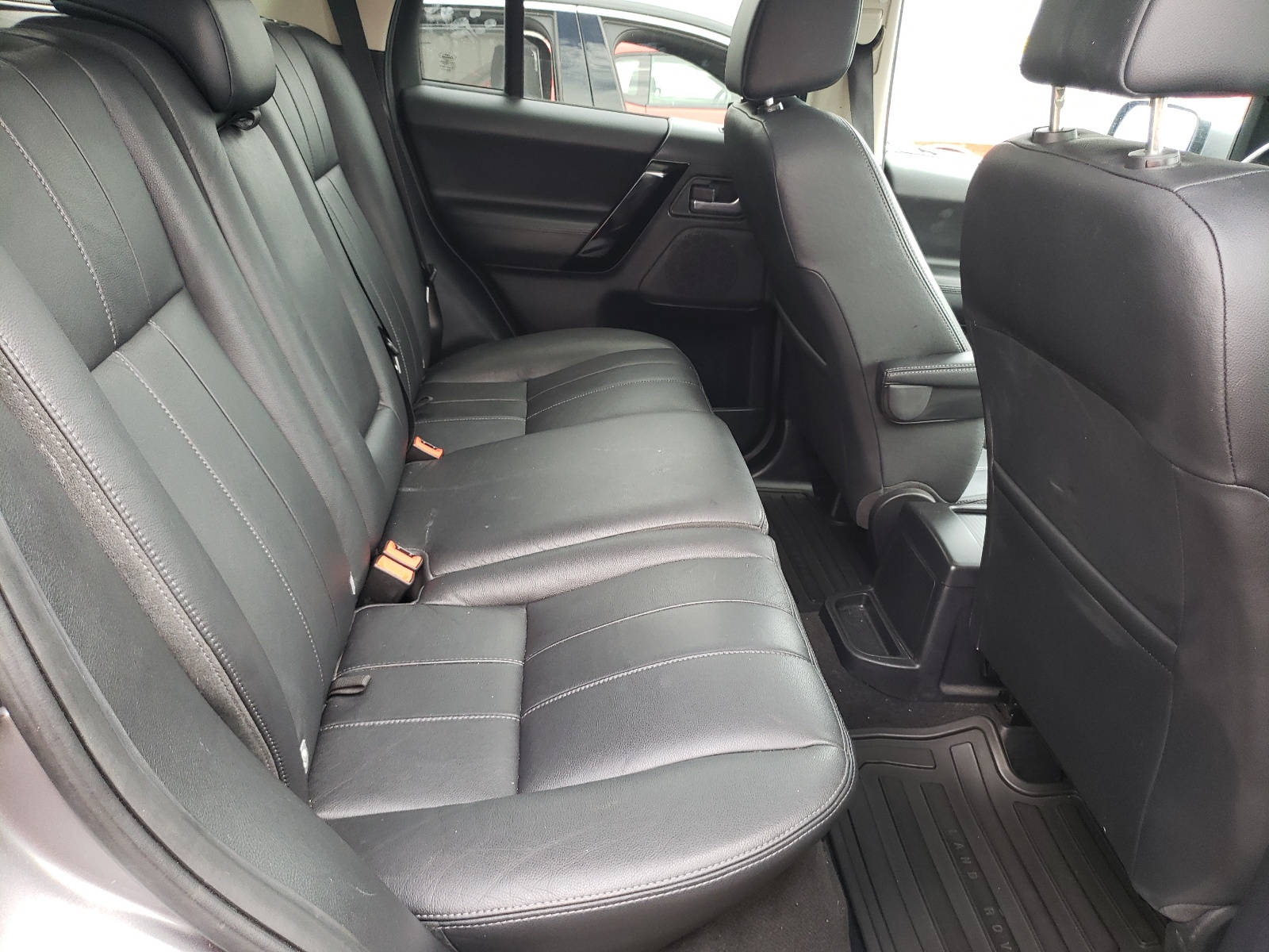 Photo 6 from auction – 2013 LAND ROVER LR2 HSE with VIN SALFR2BG1DH366295
