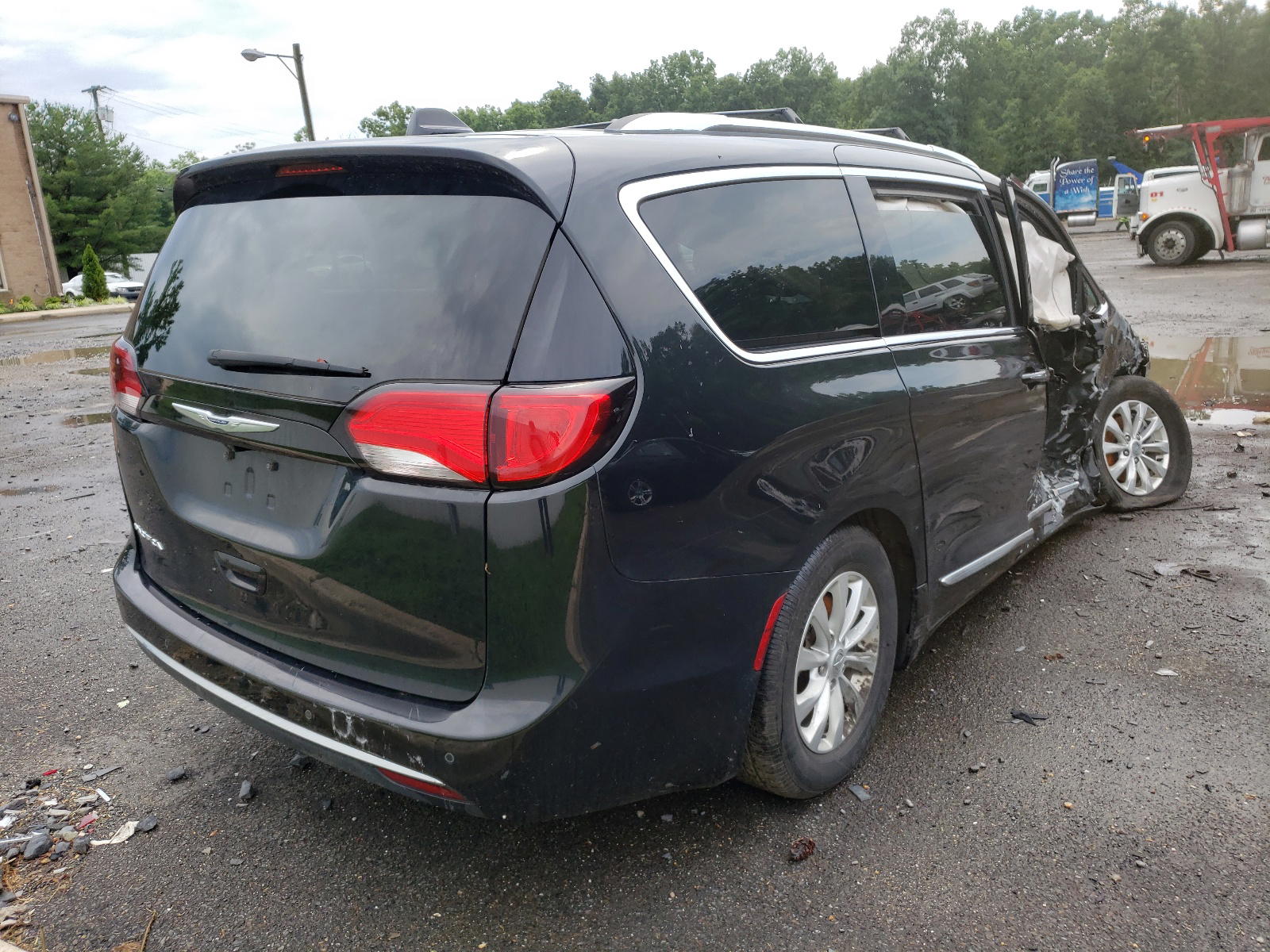 Photo 4 from auction – 2019 CHRYSLER PACIFICA T with VIN 2C4RC1BG3KR626374