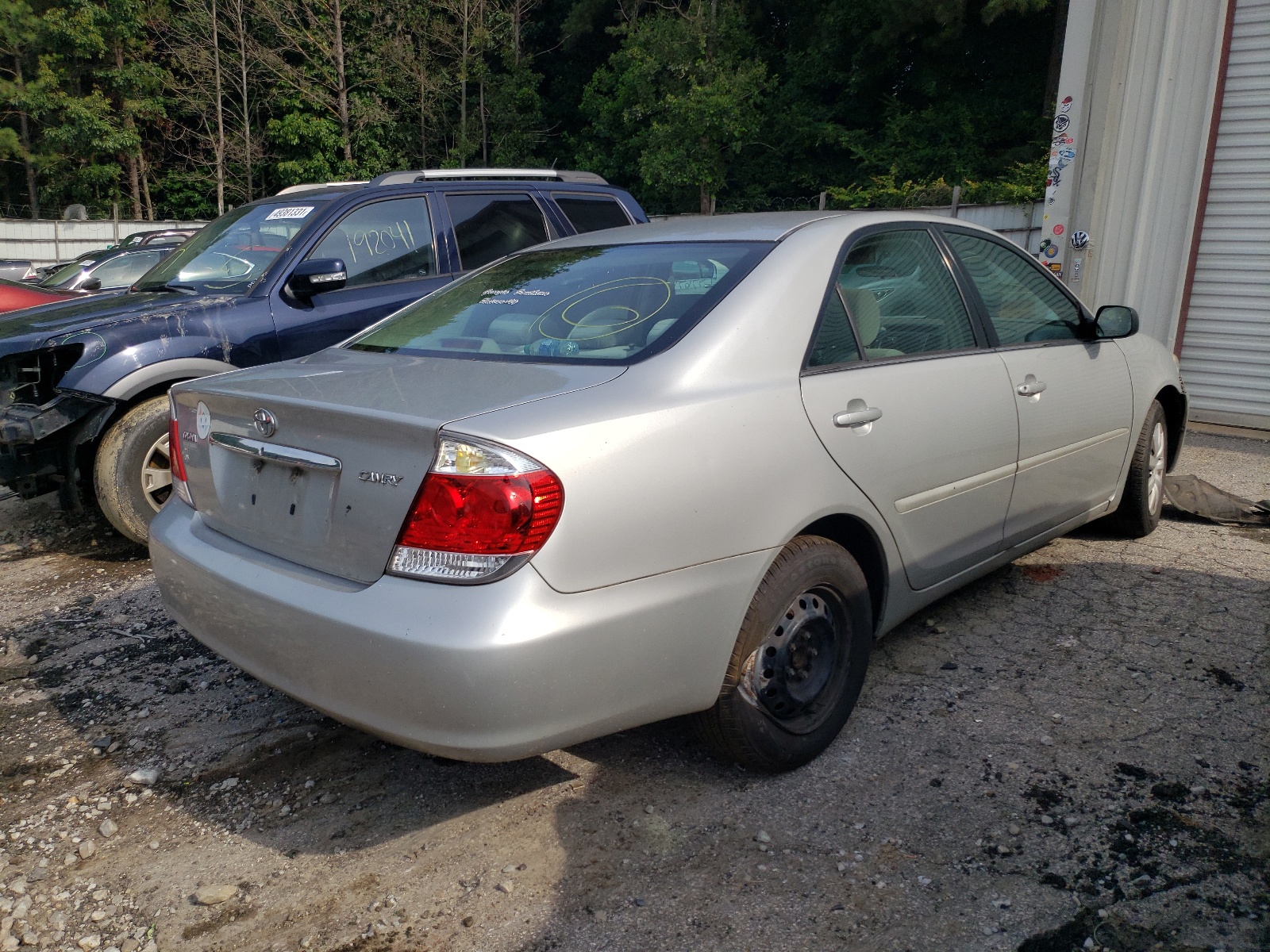 Photo 4 from auction – 2005 TOYOTA CAMRY LE with VIN 4T1BE32K55U058272
