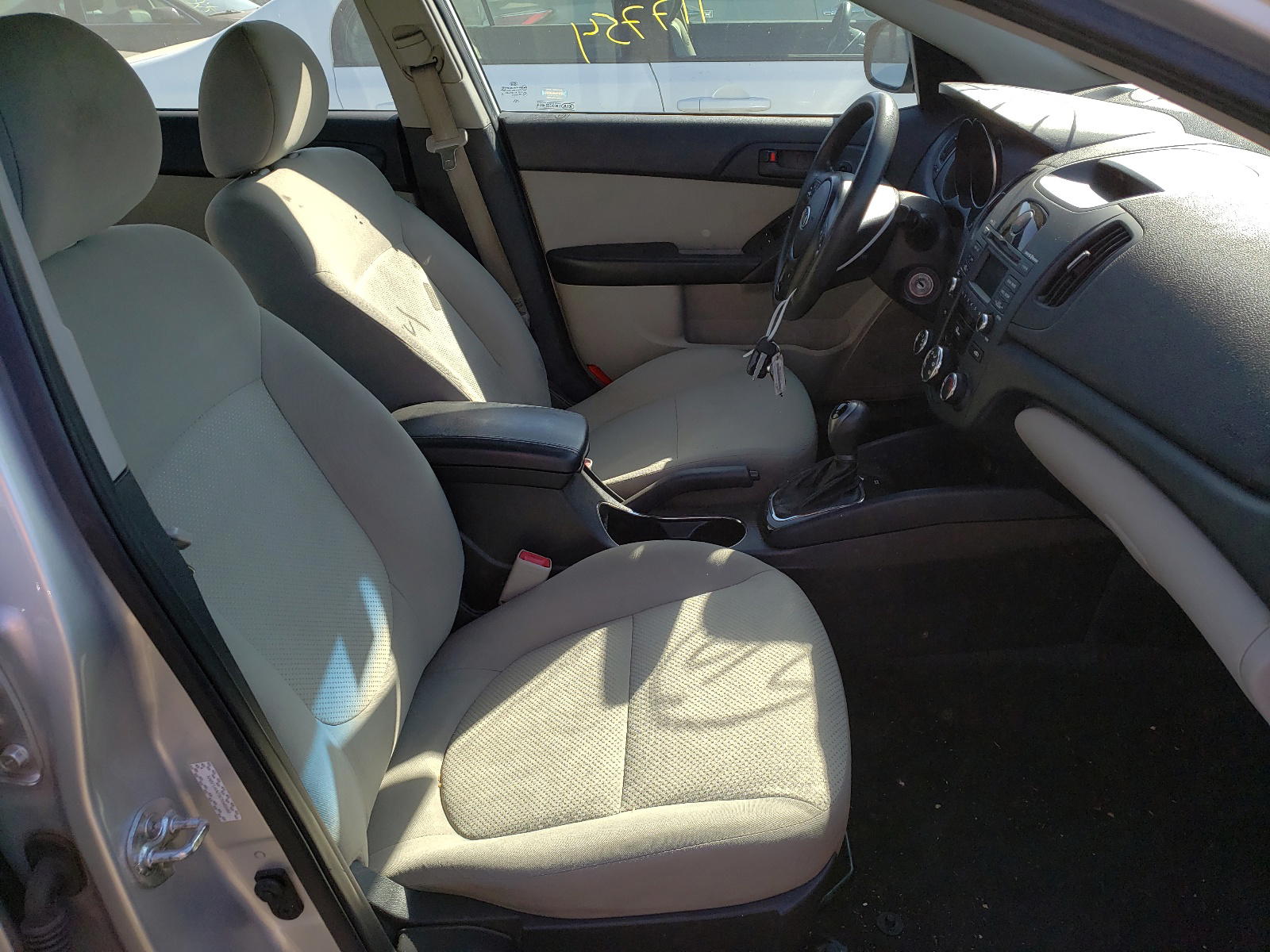 Photo 5 from auction – 2012 KIA FORTE EX with VIN KNAFU4A23C5565580