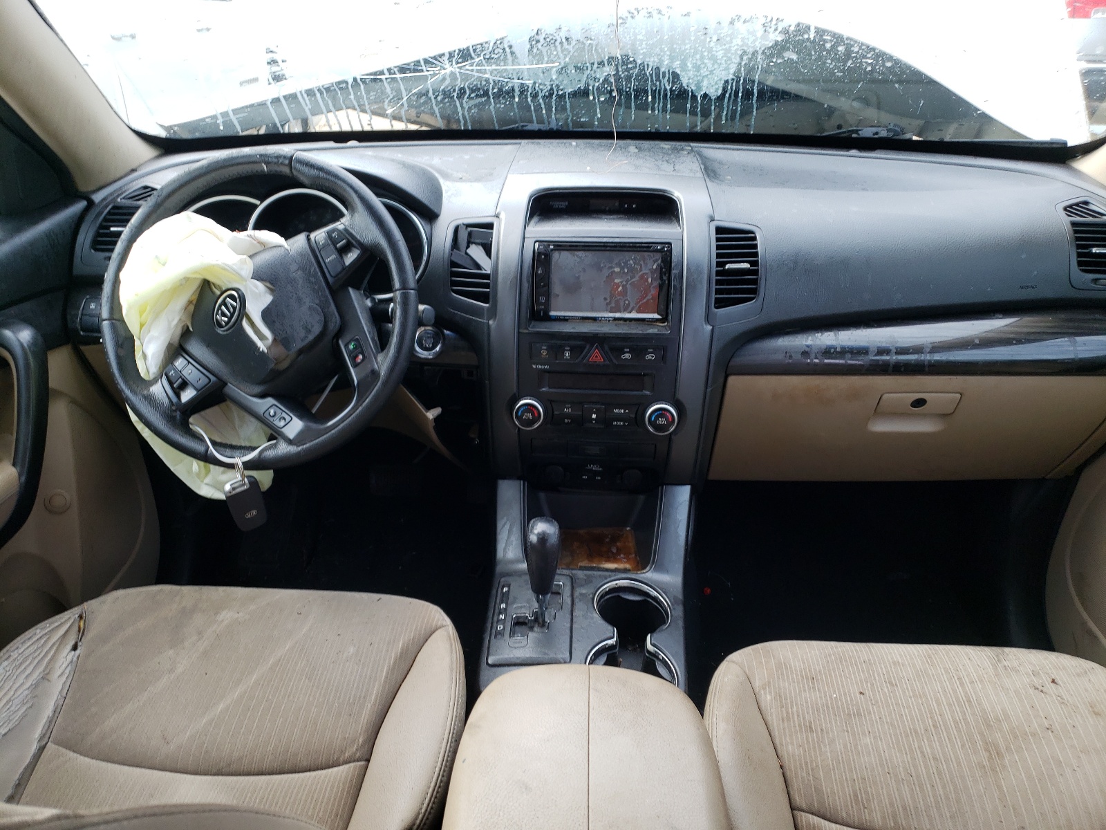 Photo 9 from auction – 2012 KIA SORENTO EX with VIN 5XYKU3A68CG208756