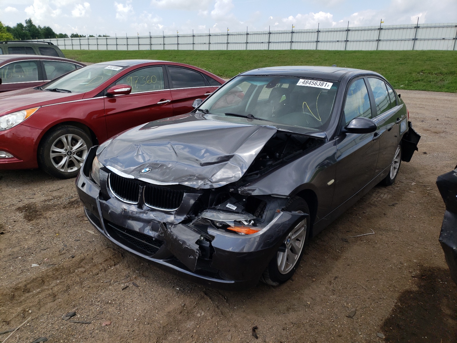Photo 2 from auction – 2006 BMW 325 XI with VIN WBAVD13566KV04943