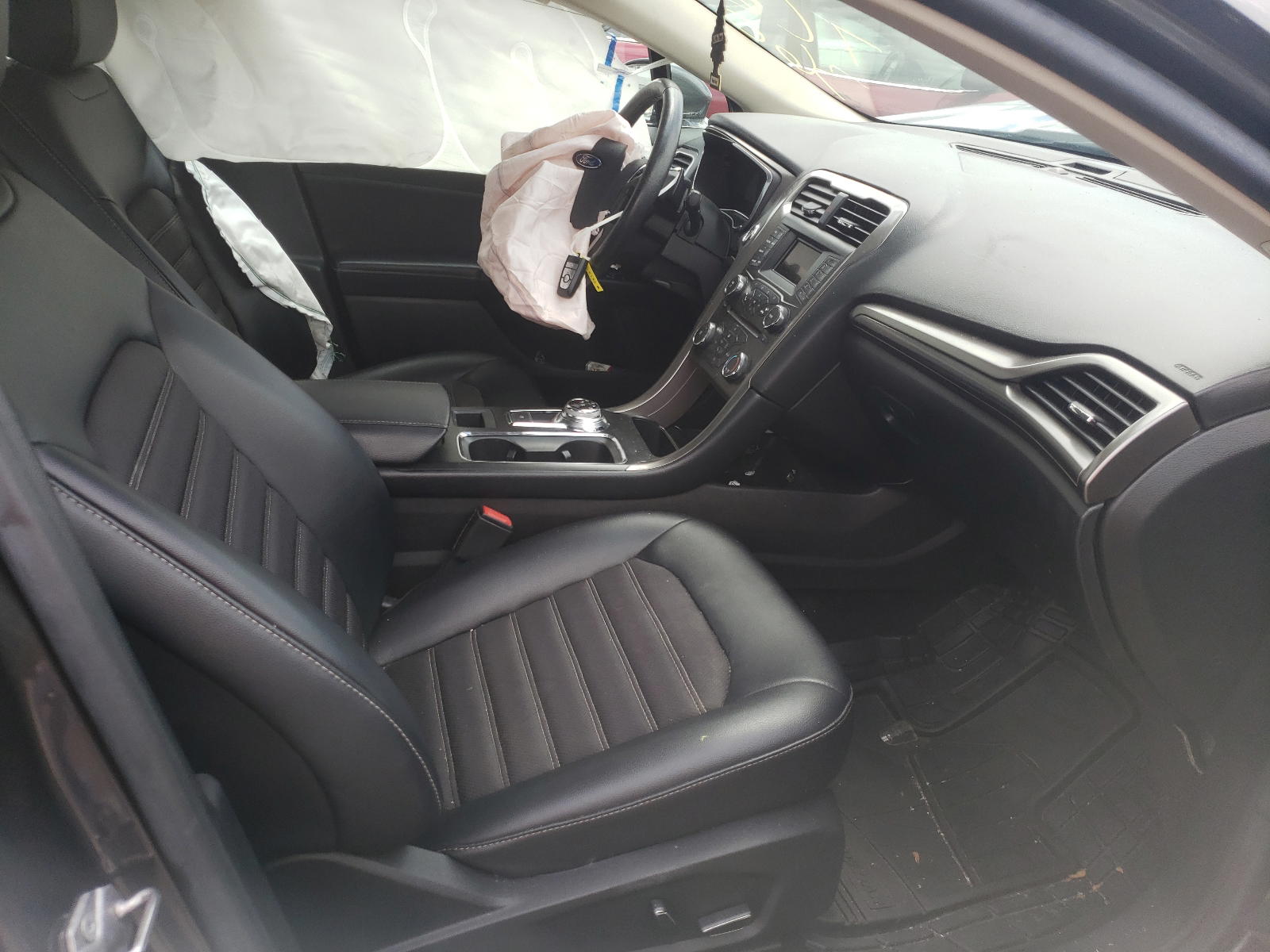 Photo 5 from auction – 2017 FORD FUSION with VIN 3FA6P0T95HR145276