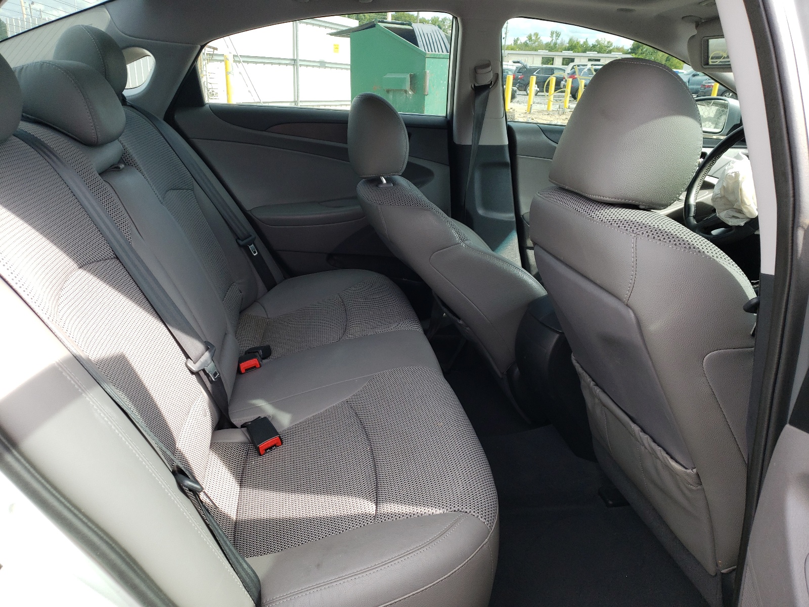 Photo 6 from auction – 2013 HYUNDAI SONATA SE with VIN 5NPEC4AB0DH536931