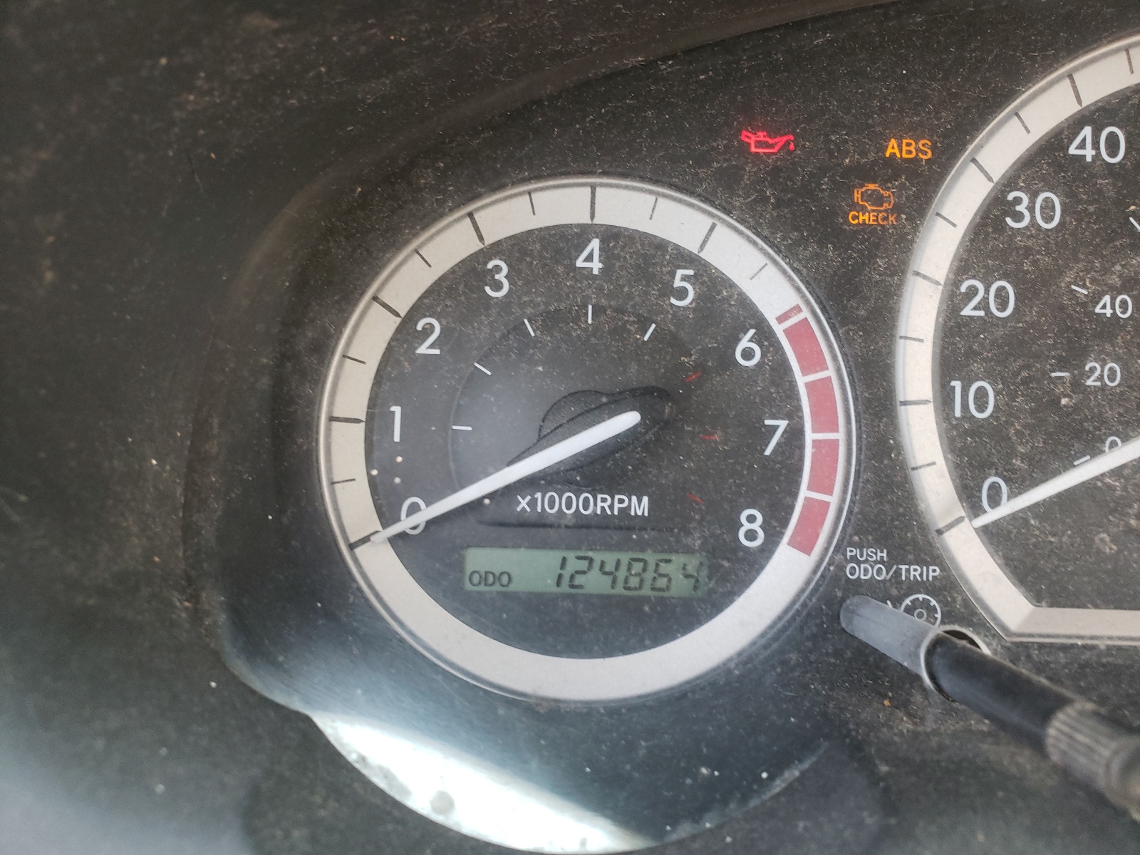 Photo 8 from auction – 2004 TOYOTA SIENNA with VIN 5TDZA23C94S052638