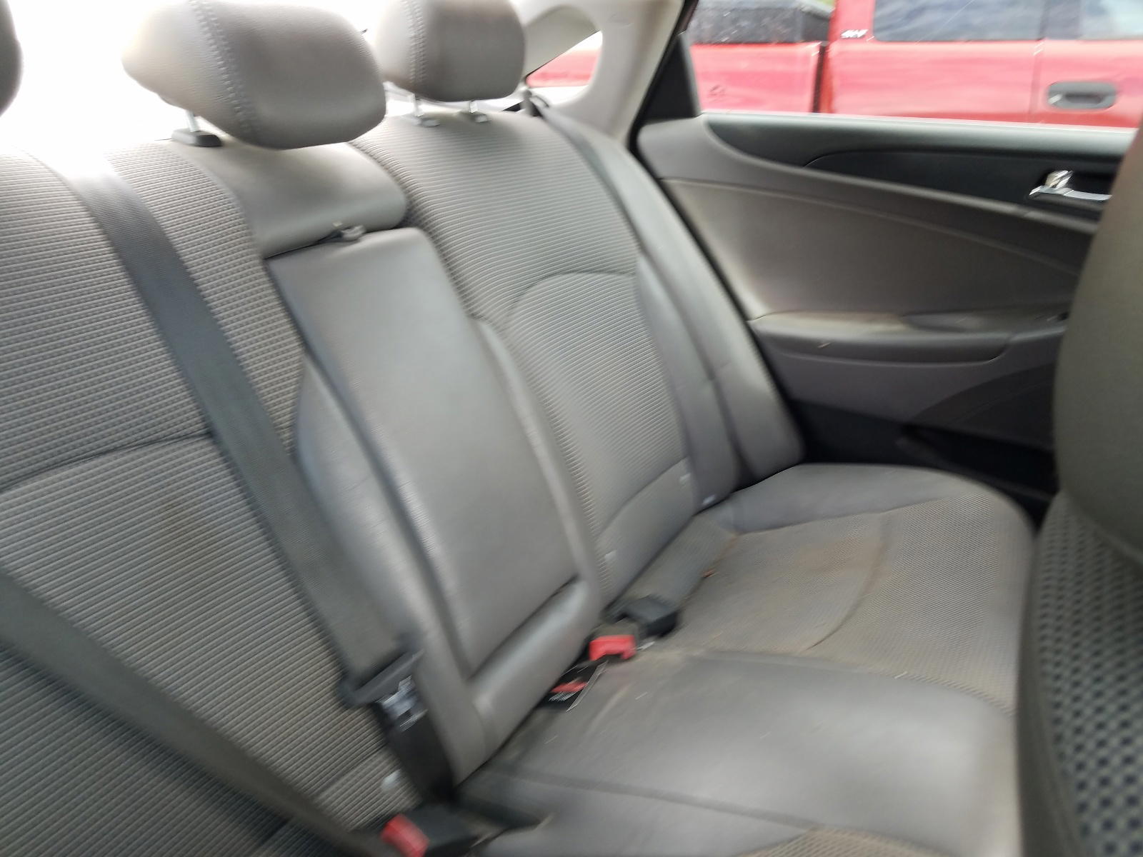 Photo 6 from auction – 2011 HYUNDAI SONATA SE with VIN 5NPEC4AC6BH099748