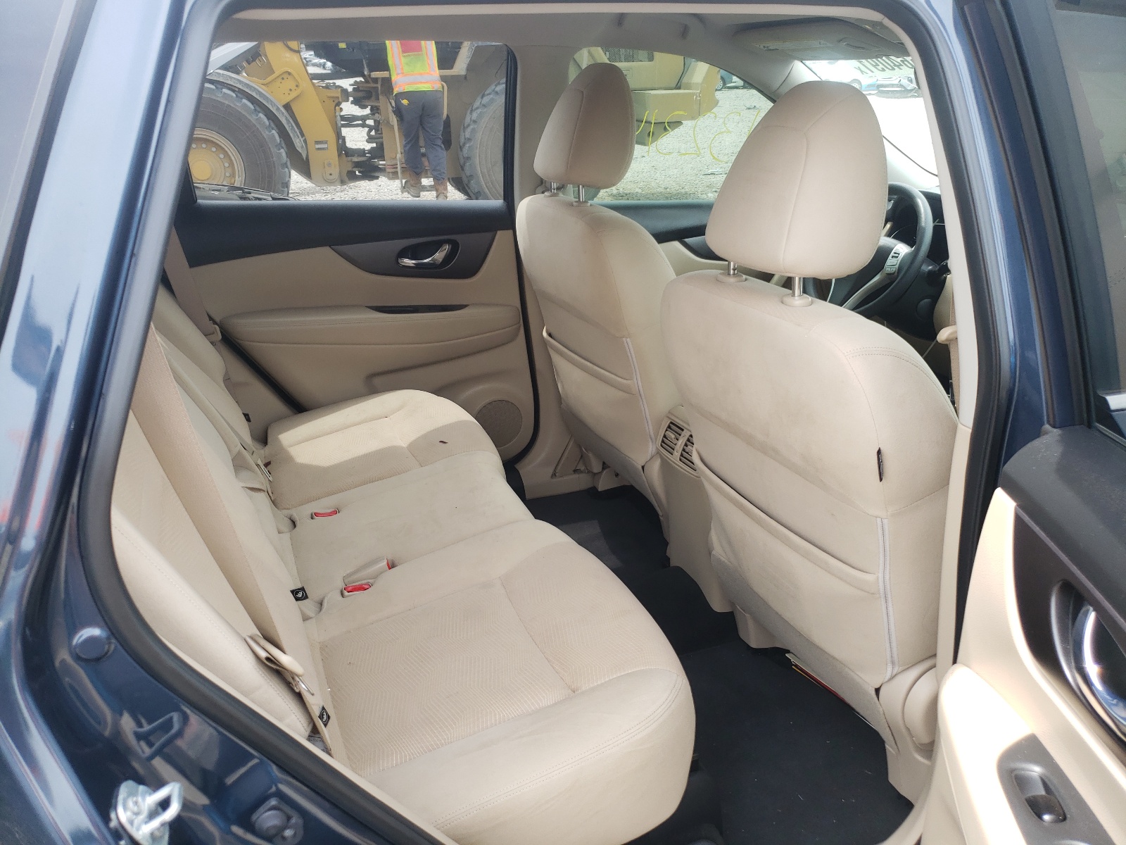 Photo 6 from auction – 2016 NISSAN ROGUE S with VIN JN8AT2MT5GW025466