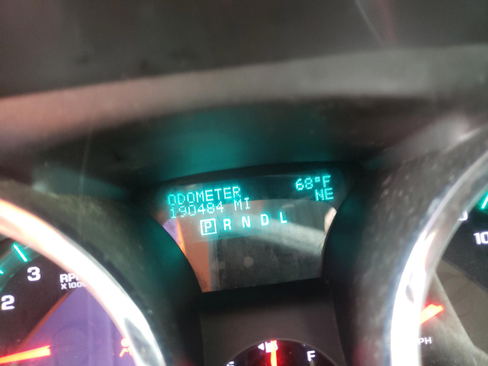 Photo 8 from auction – 2010 CHEVROLET TRAVERSE L with VIN 1GNLRFED5AJ197722