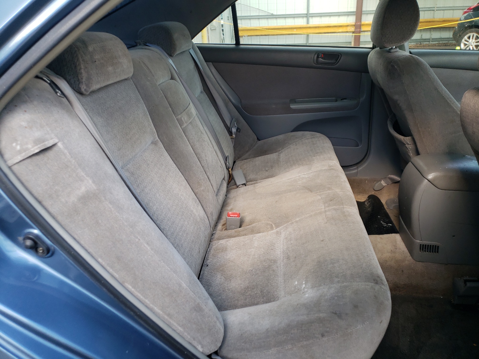 Photo 6 from auction – 2004 TOYOTA CAMRY LE with VIN JTDBE32KX40275889