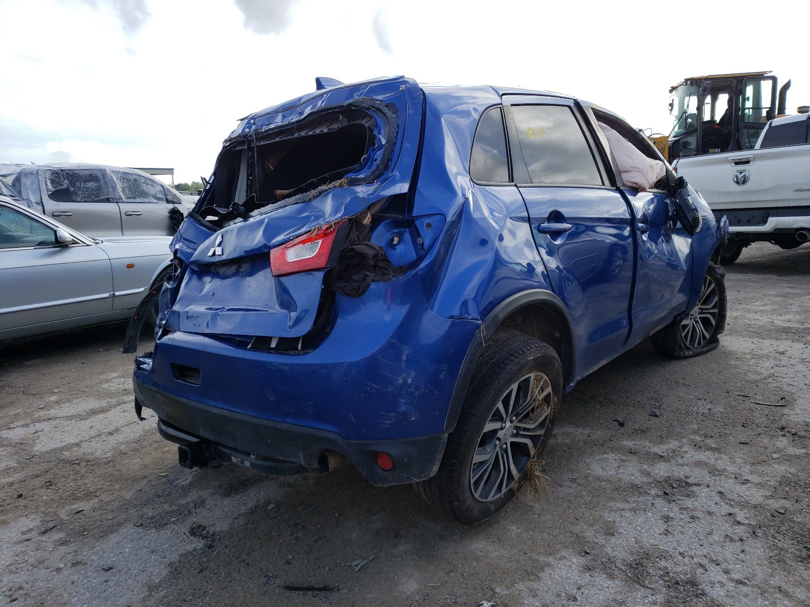 Photo 4 from auction – 2017 MITSUBISHI OUTLANDER with VIN JA4AP3AU9HZ037486