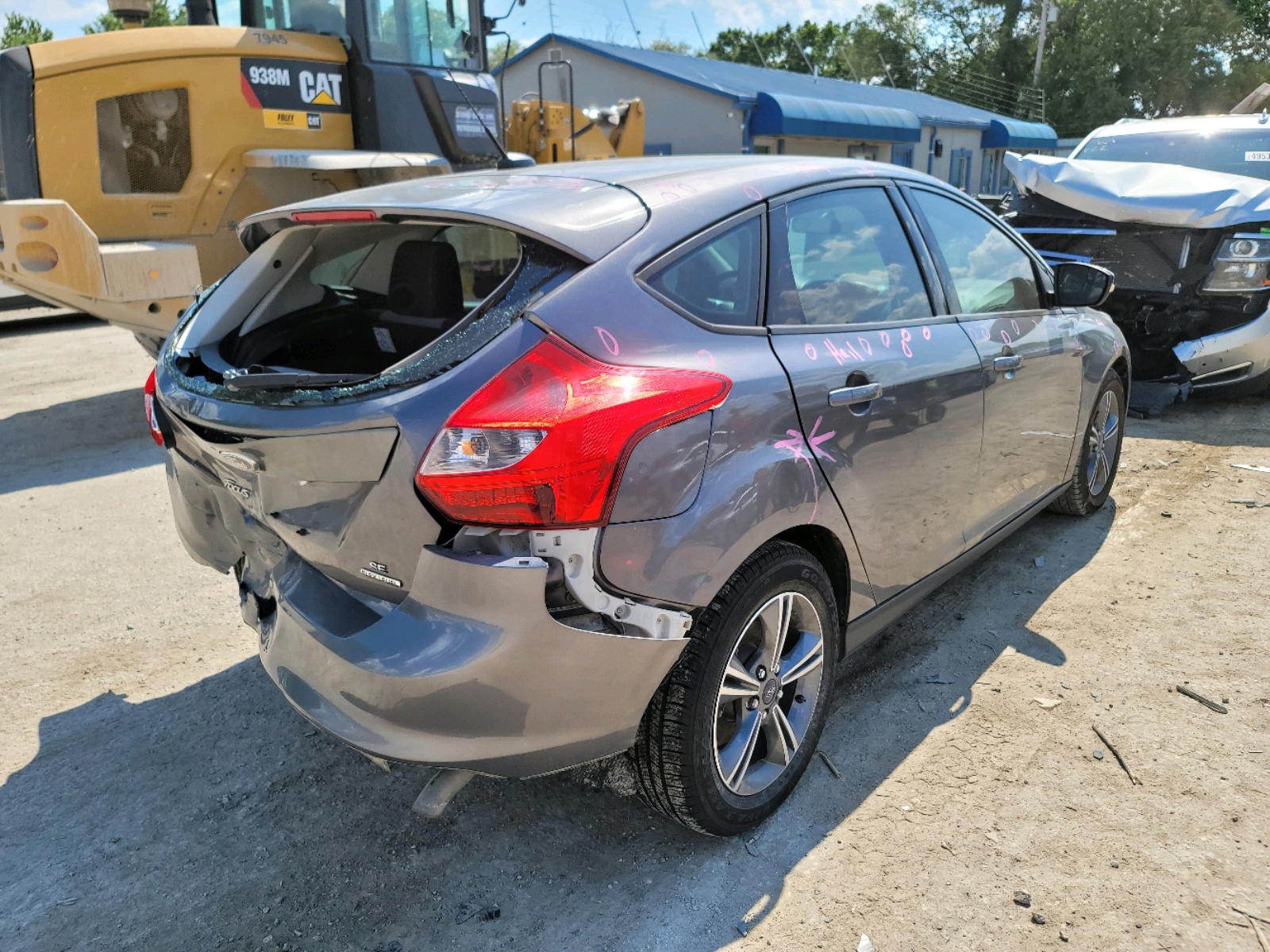 Photo 4 from auction – 2014 FORD FOCUS SE with VIN 1FADP3K27EL305374