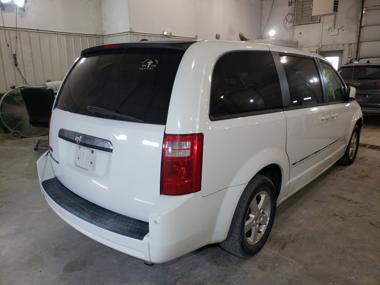 Photo 4 from auction – 2008 DODGE GRAND CARA with VIN 1D8HN54P18B177991