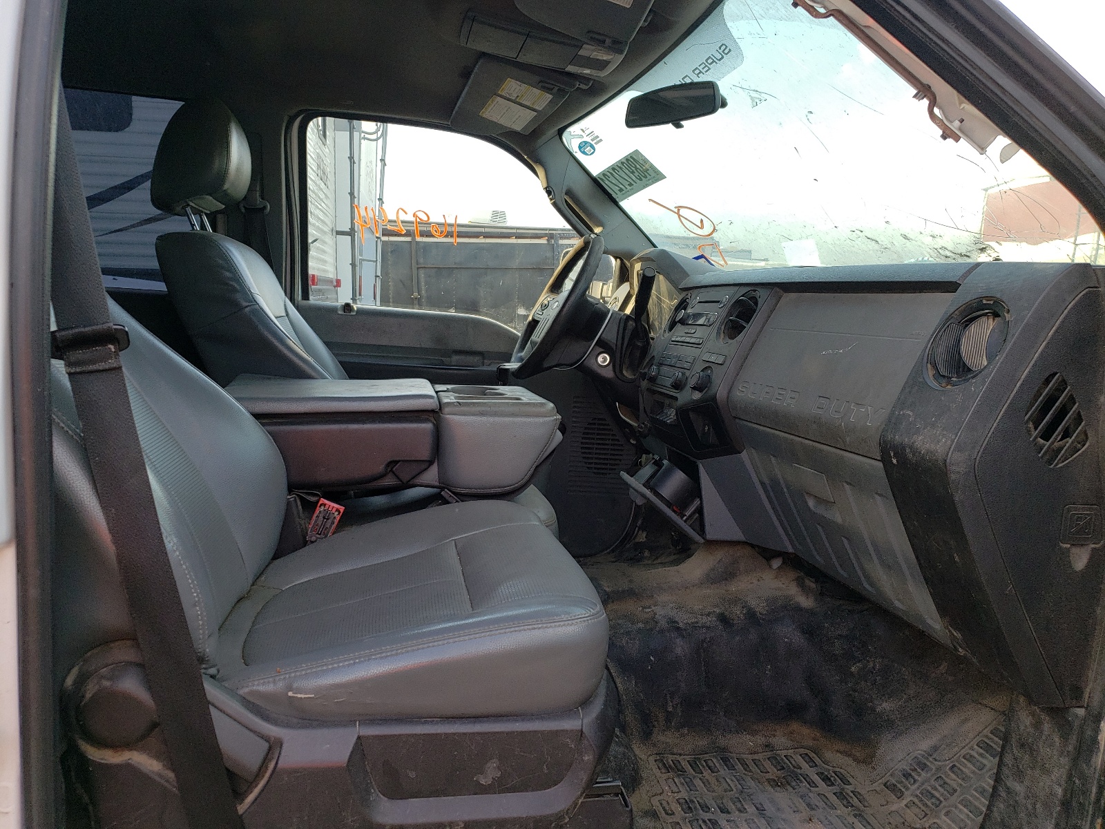 Photo 5 from auction – 2013 FORD F250 SUPER with VIN 1FT7W2A68DEA54831