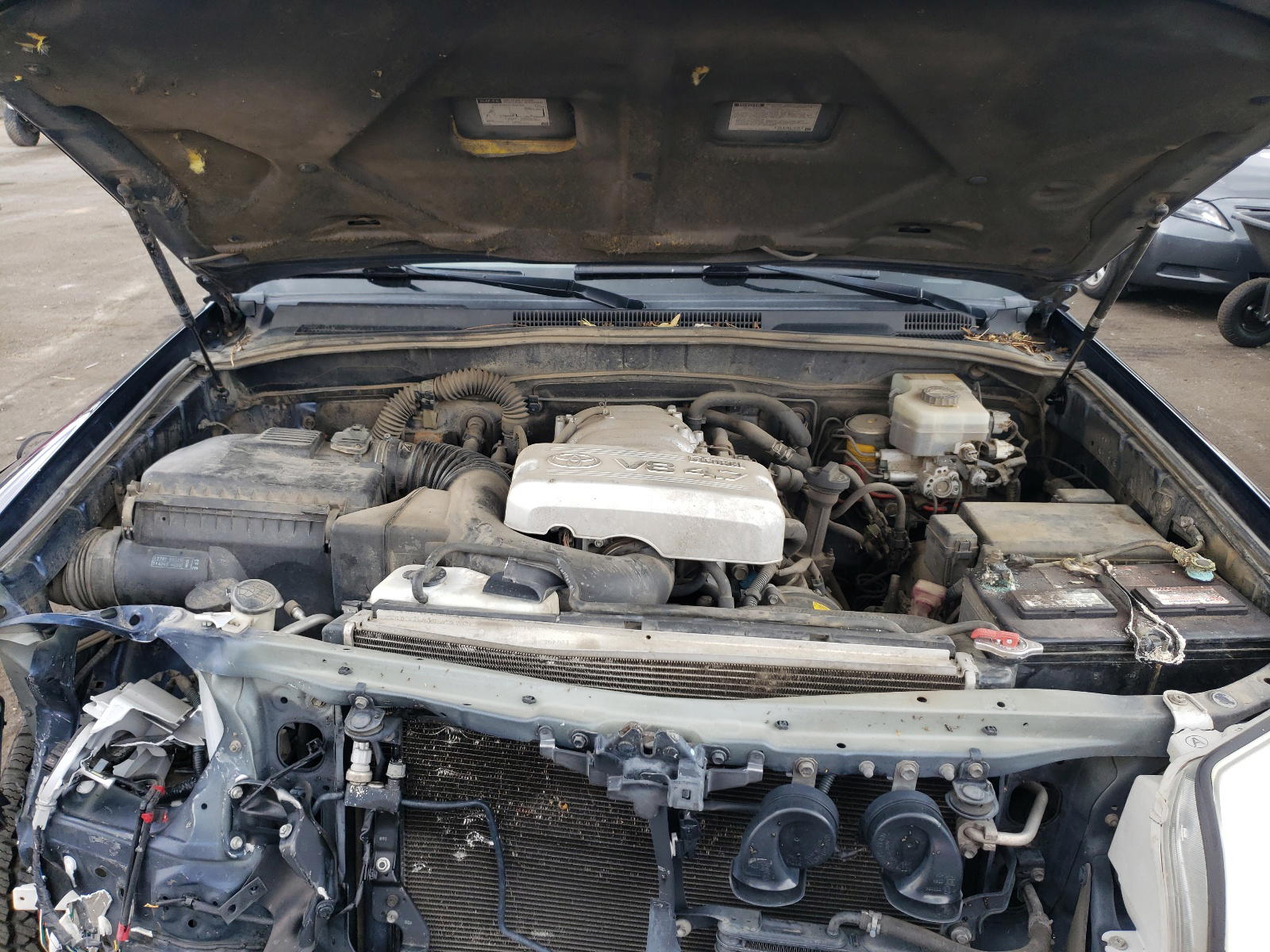 Photo 7 from auction – 2004 TOYOTA 4RUNNER LI with VIN JTEBT17R048014039