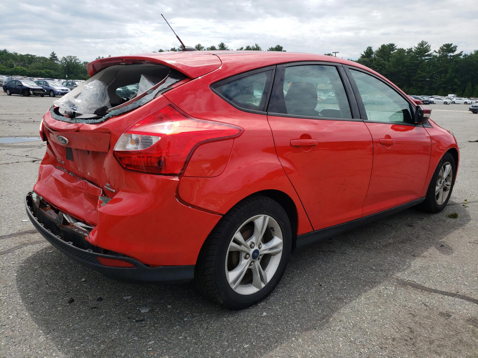 Photo 4 from auction – 2014 FORD FOCUS SE with VIN 1FADP3K21EL409018
