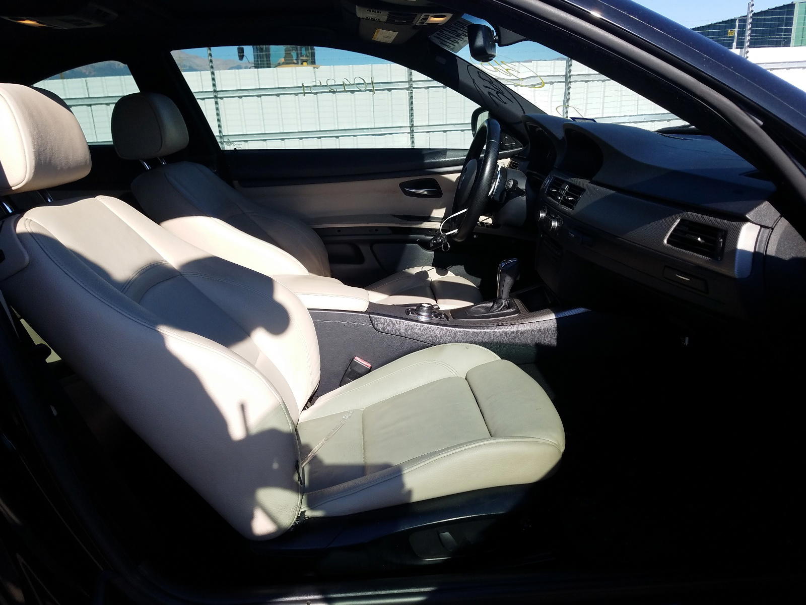 Photo 5 from auction – 2011 BMW 328 I with VIN WBAKE3C50BE768826
