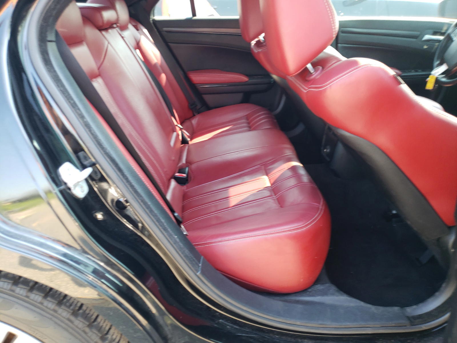 Photo 6 from auction – 2013 CHRYSLER 300 S with VIN 2C3CCABT5DH717002