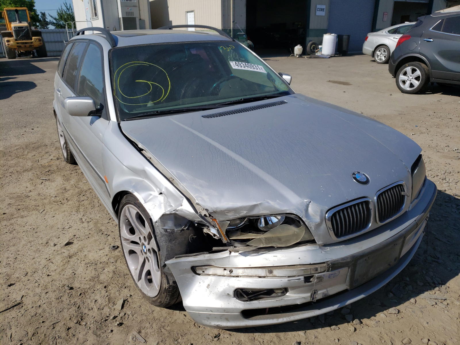 Photo 9 from auction – 2000 BMW 323 IT with VIN WBAAR3340YJM00704