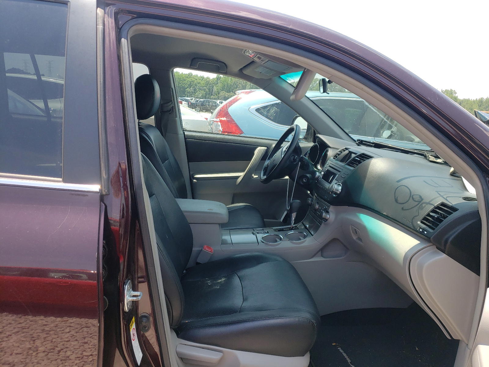 Photo 5 from auction – 2012 TOYOTA HIGHLANDER with VIN 5TDZK3EH3CS063838