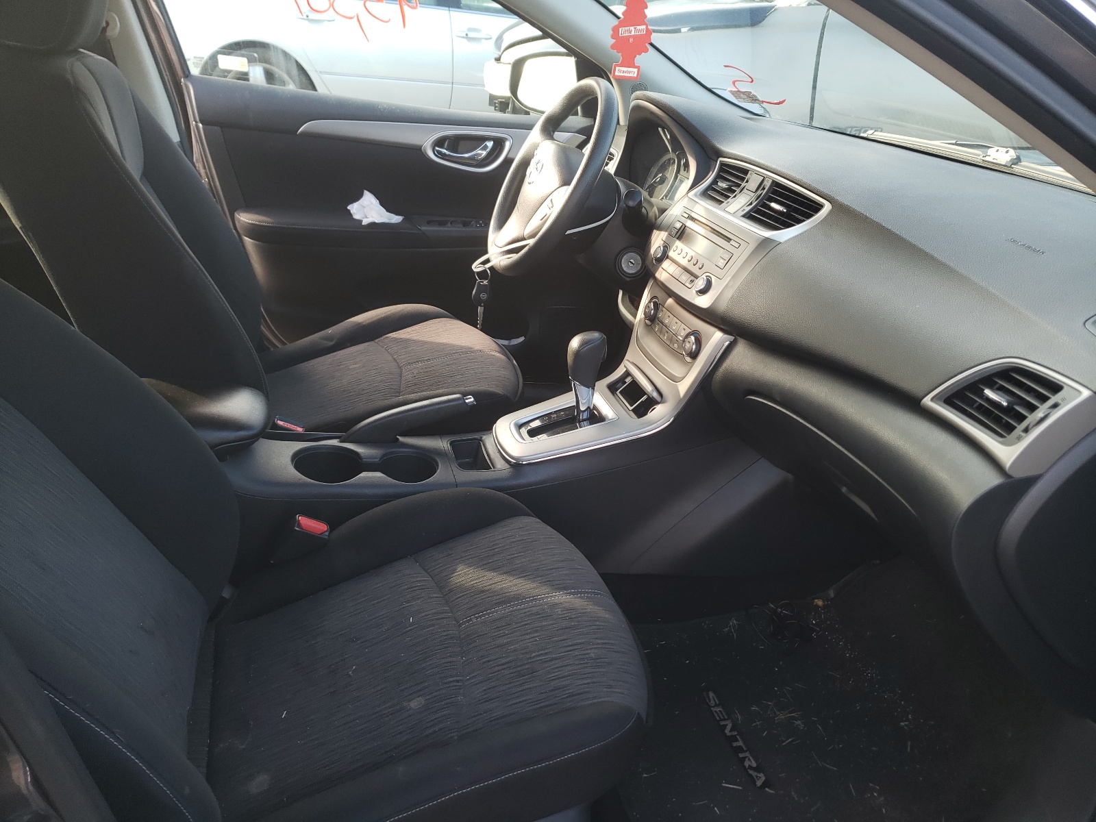 Photo 5 from auction – 2014 NISSAN SENTRA S with VIN 3N1AB7AP8EY214799