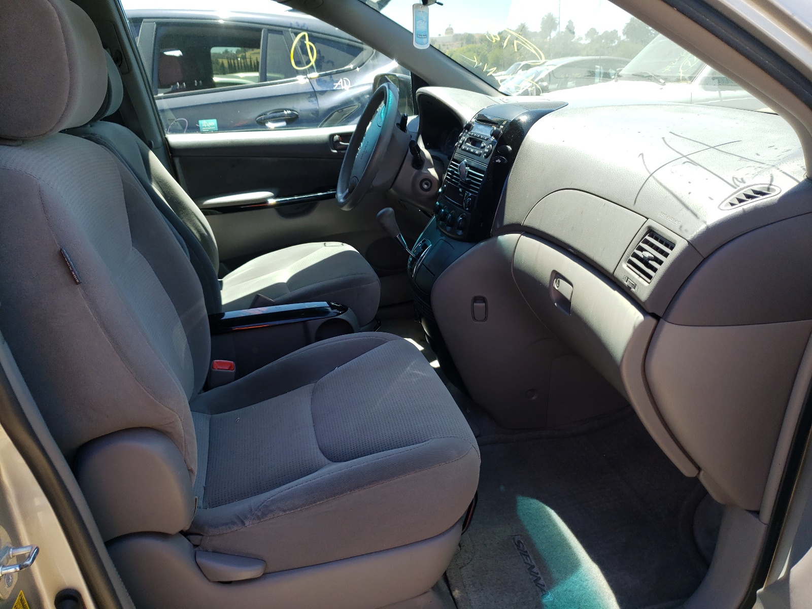 Photo 5 from auction – 2005 TOYOTA SIENNA CE with VIN 5TDZA23C75S356228