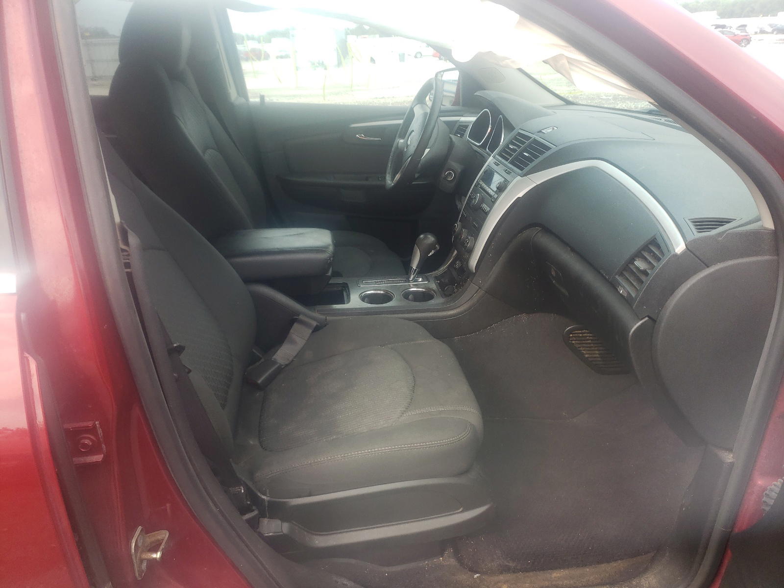 Photo 5 from auction – 2010 CHEVROLET TRAVERSE L with VIN 1GNLRFED5AJ197722