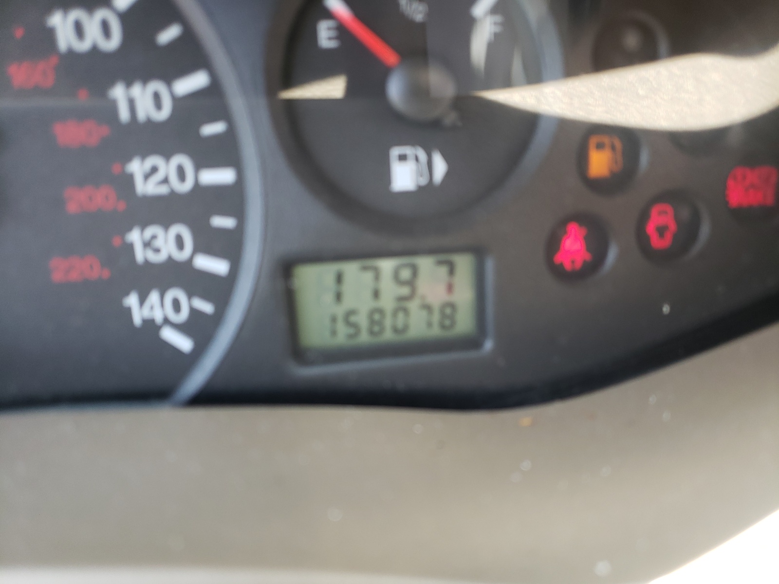 Photo 8 from auction – 2005 FORD FOCUS ZX4 with VIN 1FAFP34N65W149410