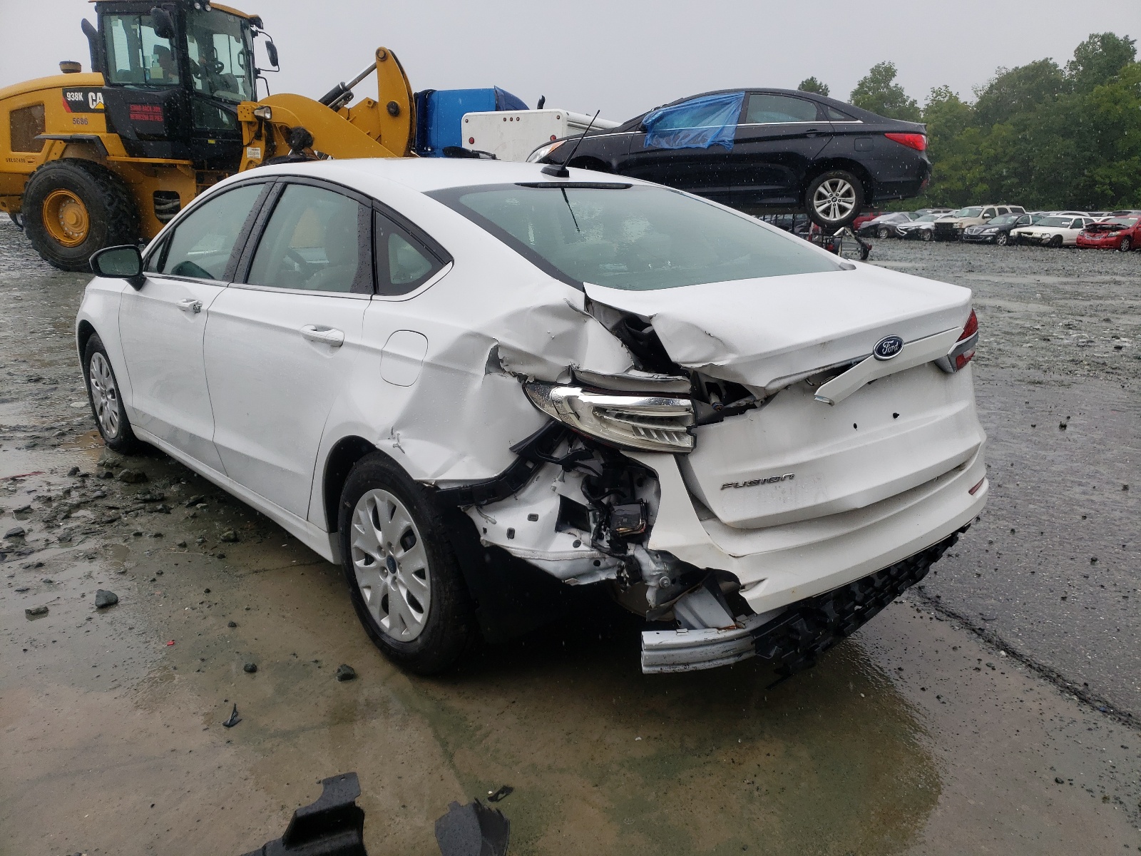 Photo 3 from auction – 2019 FORD FUSION S with VIN 3FA6P0G74KR234904