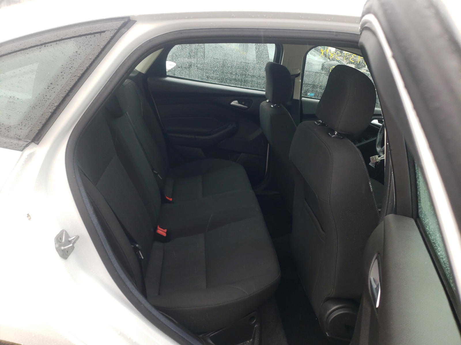 Photo 6 from auction – 2017 FORD FOCUS SE with VIN 1FADP3F23HL268855