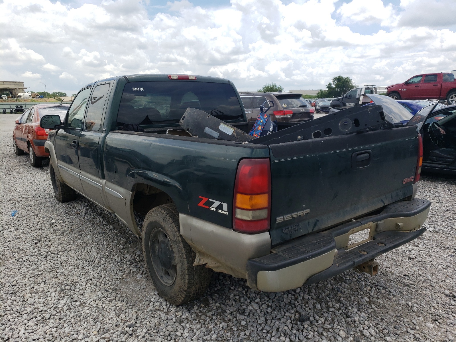 Photo 3 from auction – 2001 GMC NEW SIERRA with VIN 2GTEK19T611302398