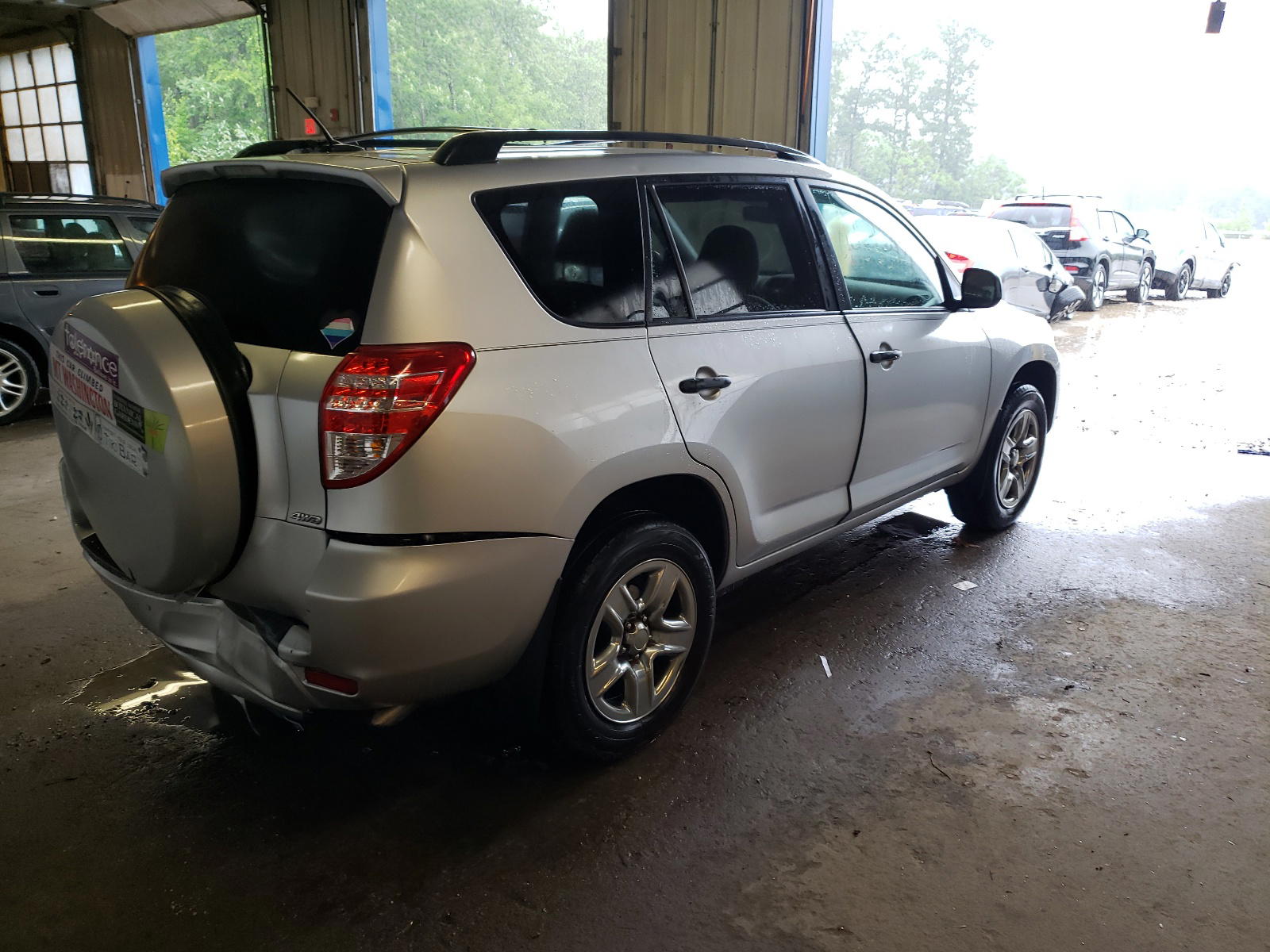 Photo 4 from auction – 2011 TOYOTA RAV4 with VIN 2T3BF4DV7BW095613