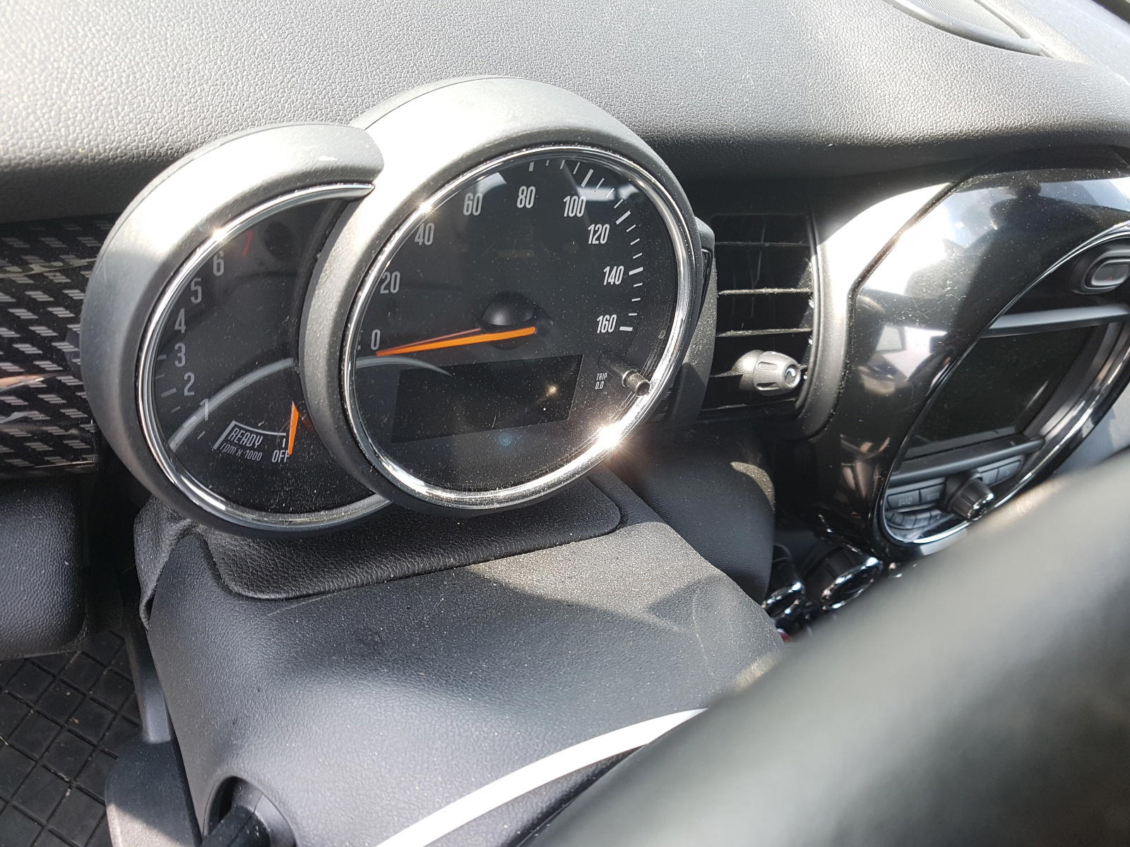 Photo 8 from auction – 2018 MINI COOPER S with VIN WMWXU3C56J2F50319