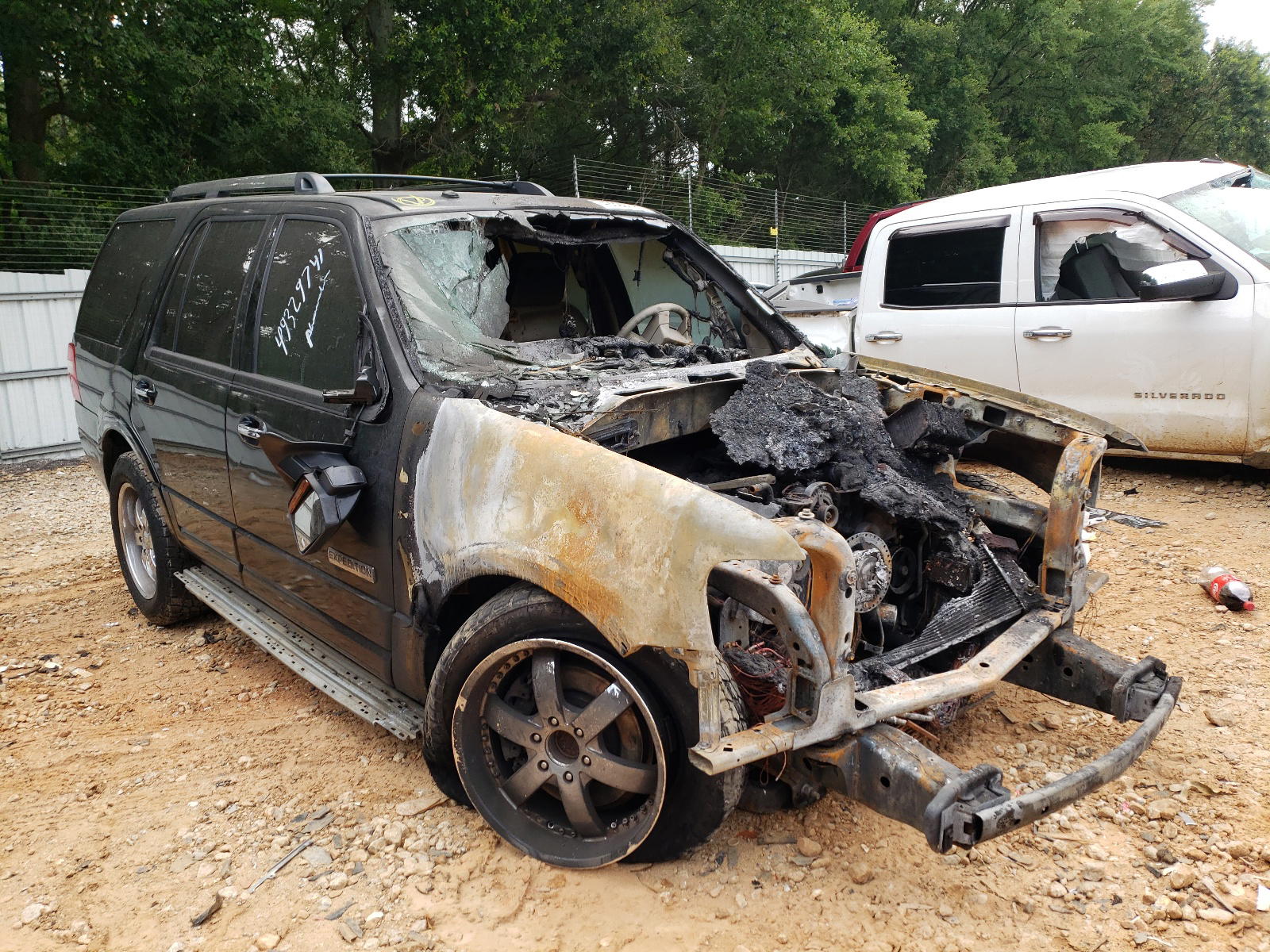 FORD EXPEDITION 2007 with VIN 1FMFU195X7LA08985 - Photo from auction