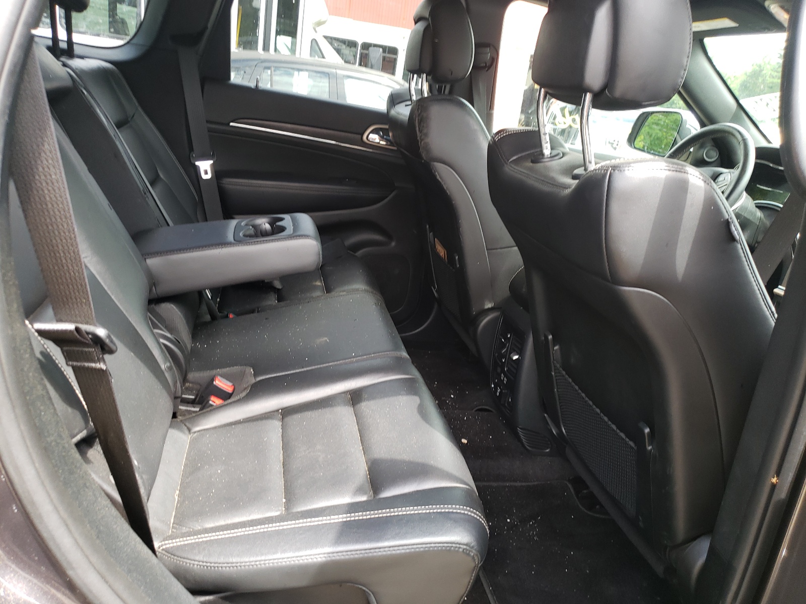 Photo 6 from auction – 2017 JEEP GRAND CHER with VIN 1C4RJFBG8HC735529