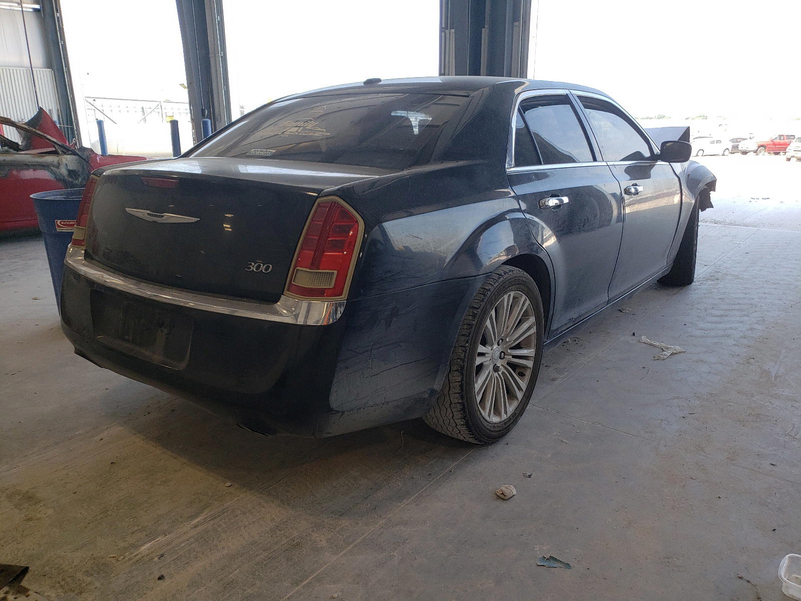 Photo 4 from auction – 2011 CHRYSLER 300 LIMITE with VIN 2C3CA5CG4BH594241