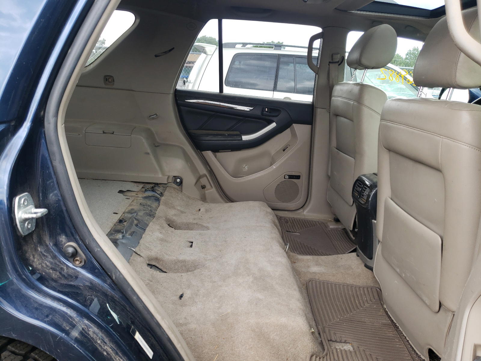 Photo 6 from auction – 2004 TOYOTA 4RUNNER LI with VIN JTEBT17R048014039