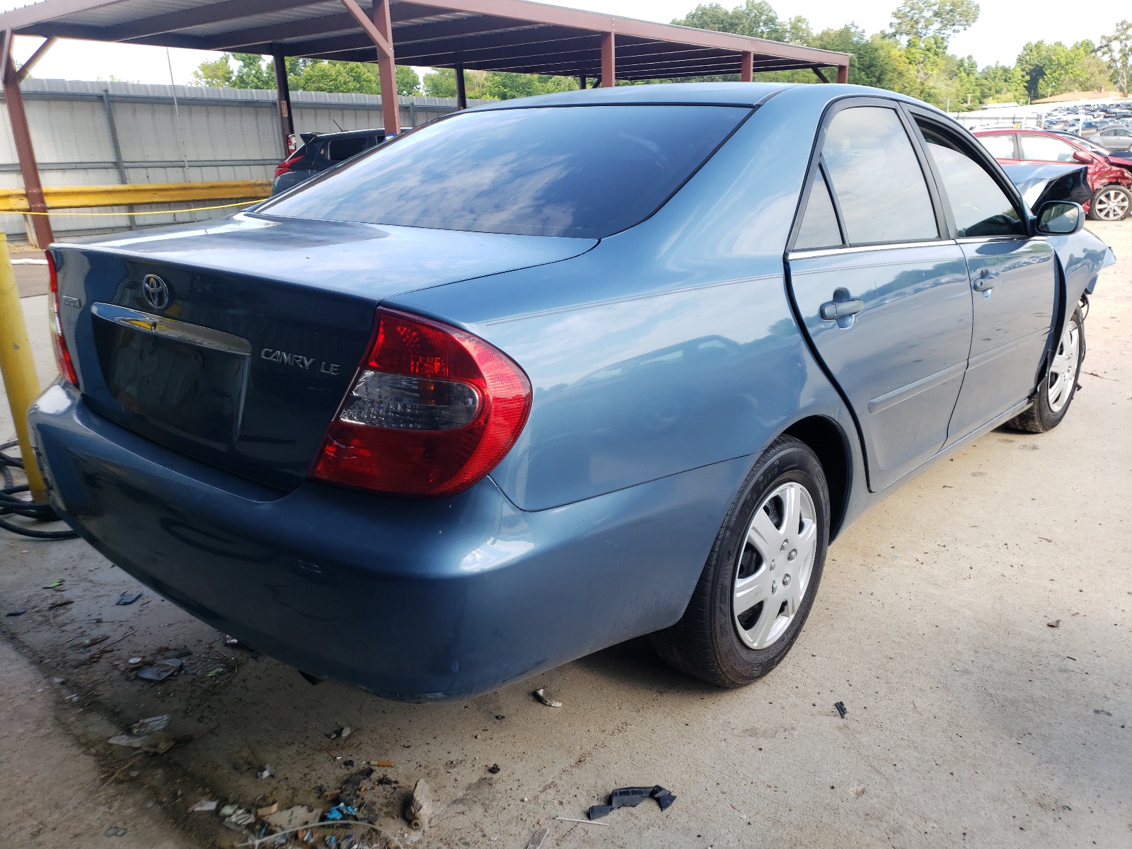 Photo 4 from auction – 2004 TOYOTA CAMRY LE with VIN JTDBE32KX40275889
