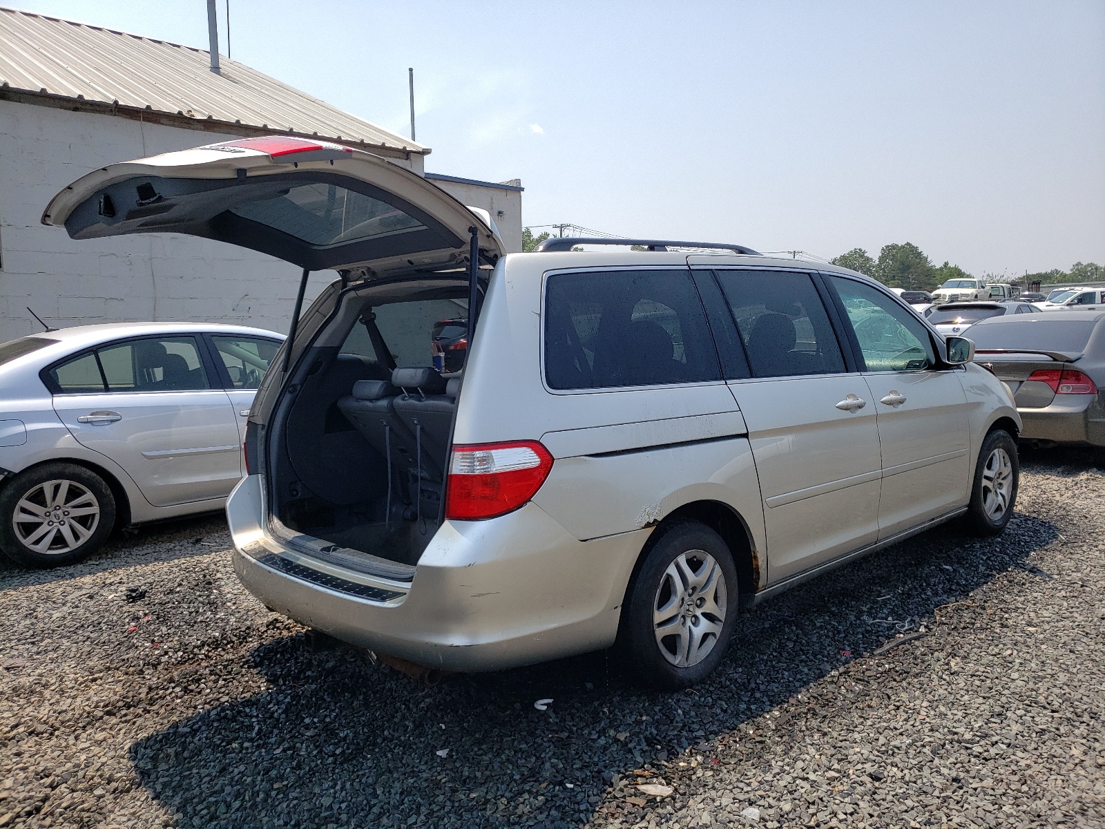 Photo 4 from auction – 2005 HONDA ODYSSEY EX with VIN 5FNRL38725B047363