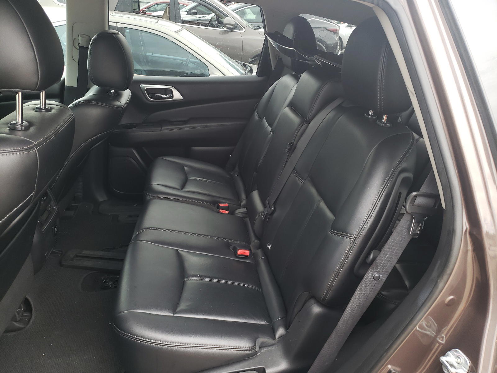 Photo 6 from auction – 2015 NISSAN PATHFINDER with VIN 5N1AR2MN1FC697953
