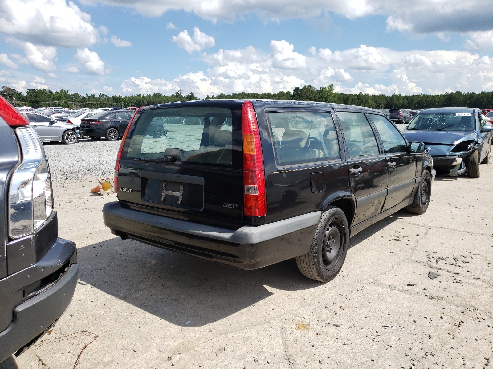Photo 4 from auction – 1997 VOLVO 850 with VIN YV1LW554XV2326673
