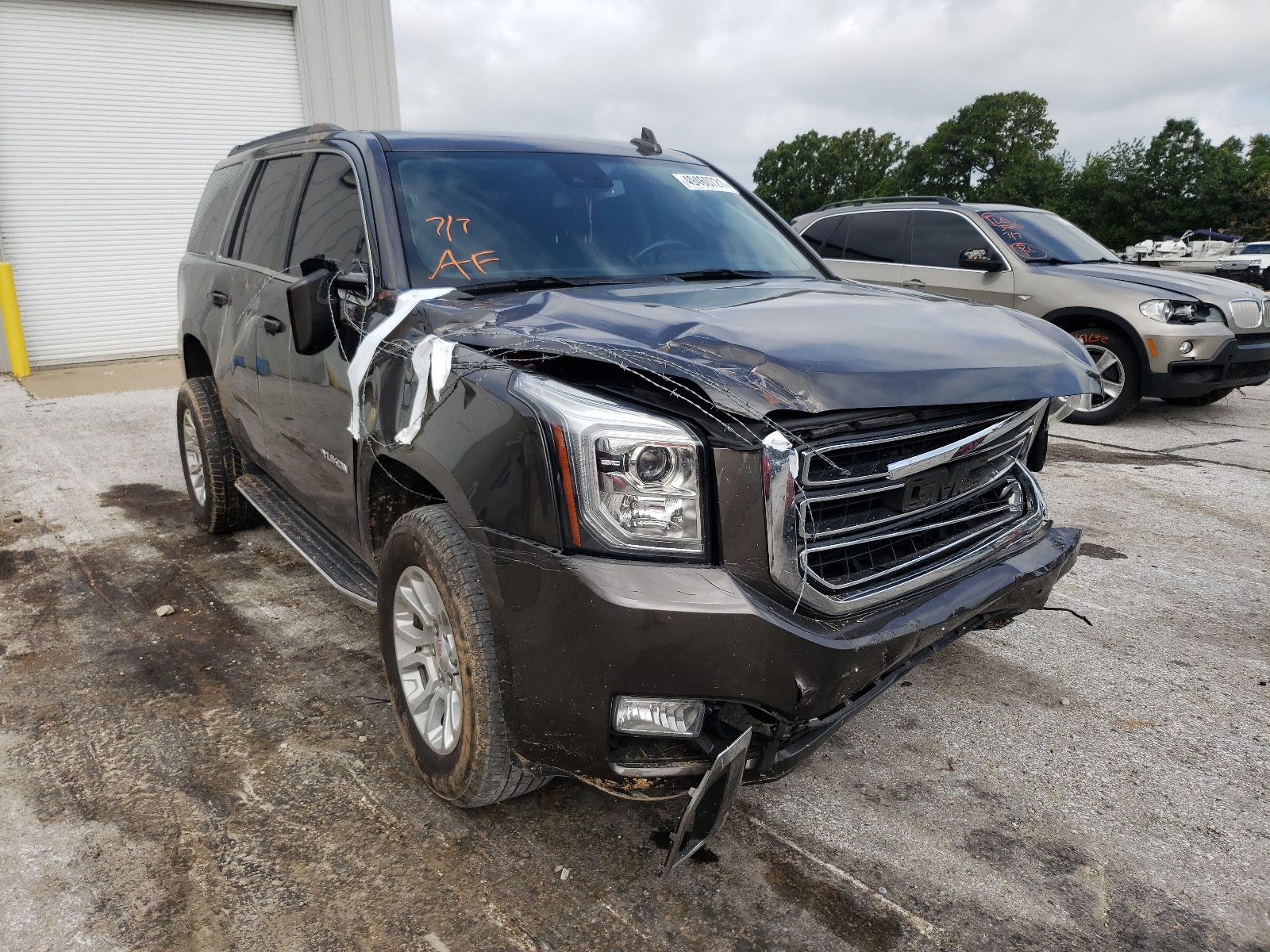 GMC YUKON SLT 2020 with VIN 1GKS2BKC2LR158513 - Photo from auction